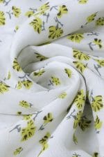 Robe fleuri col v blanche vue de detail